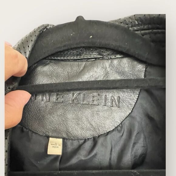 Ann Klein perforated asymmetrical black leather jacket size 8, NWOT - Picture 5 of 10